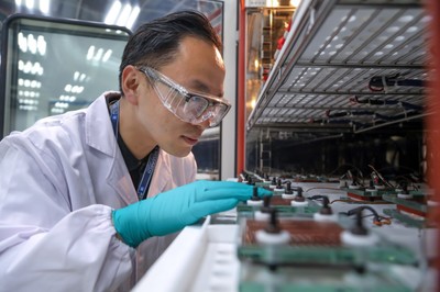 新材料与黑科技驱动 通用汽车如何加速电池与车身技术革新